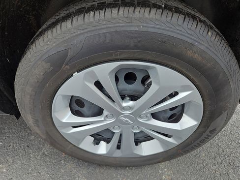 Used 2026 Chevrolet Trax LS image 11