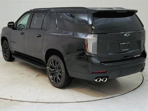 Used 2025 Chevrolet Suburban RST w/ Comfort Package AWD/4WD image 5