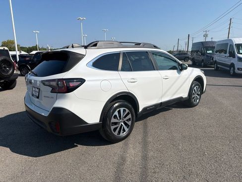 Used 2022 Subaru Outback Premium AWD/4WD image 2