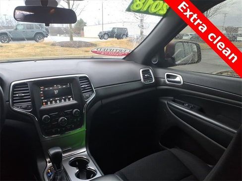 Used 2018 Jeep Grand Cherokee Laredo image 12