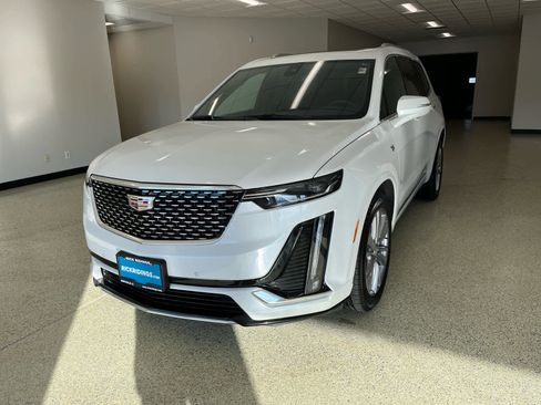 Used 2024 Cadillac XT6 Premium Luxury w/ LPO, Floor Liner Package AWD/4WD image 3
