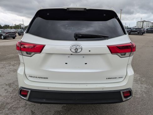 Used 2017 Toyota Highlander Limited image 6