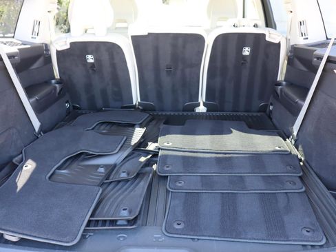 Used 2022 Volvo XC90 T8 Inscription Expression w/ Protection Package image 8