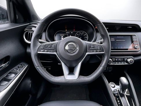 Used 2019 Nissan Kicks SR w/ SR Premium Package image 11