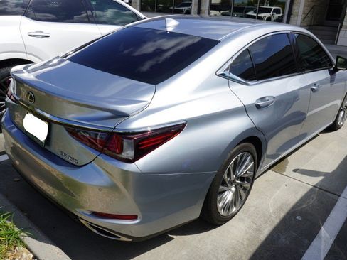 Used 2023 Lexus ES 350 Ultra Luxury w/ Accessory Package (Z2) FWD image 5