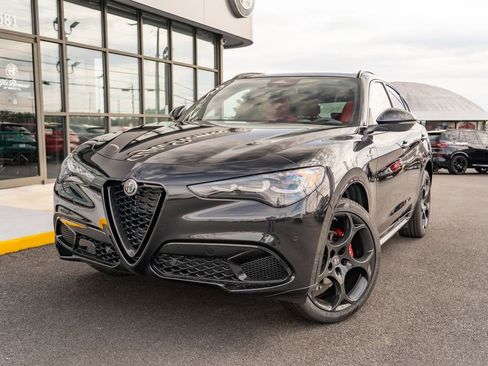 New 2025 Alfa Romeo Stelvio Sprint w/ Veloce Package AWD/4WD image 2