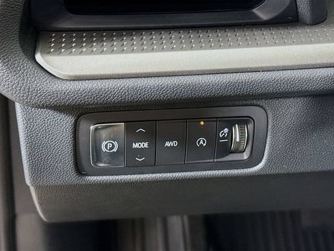 New 2026 Chevrolet Traverse LT w/ Midnight/Sport Edition AWD/4WD image 12