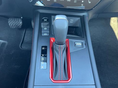 New 2026 Nissan Kicks SR image 11