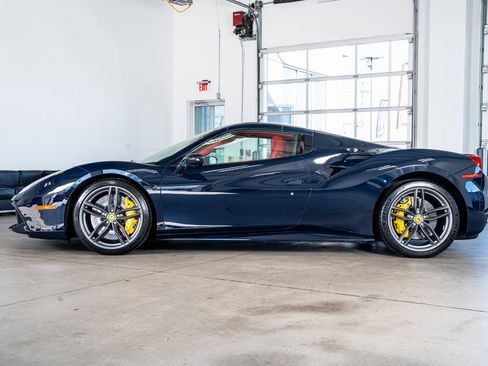 Used 2017 Ferrari 488 Spider image 9