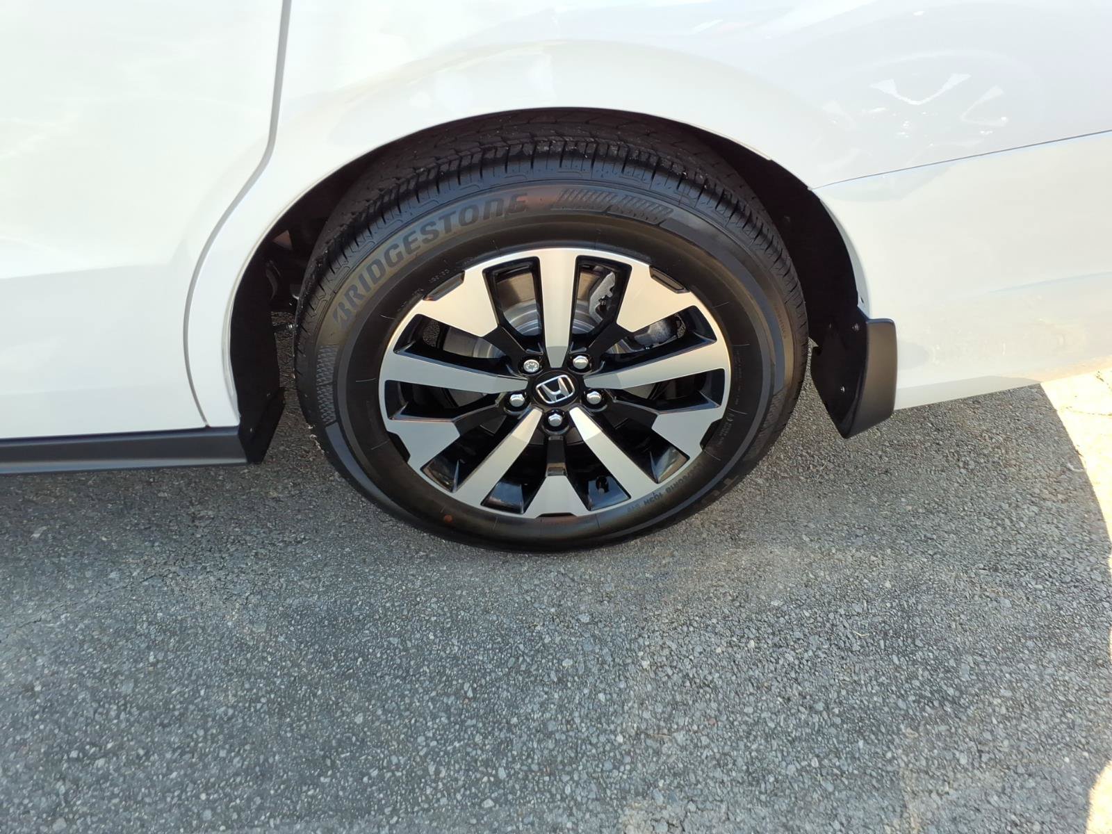 New 2027 Honda Odyssey EX-L image 8