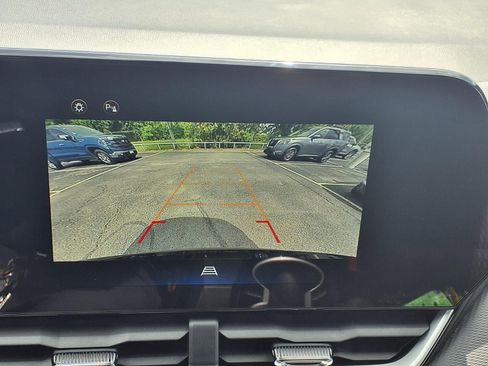 Used 2025 Chevrolet Equinox LT image 4