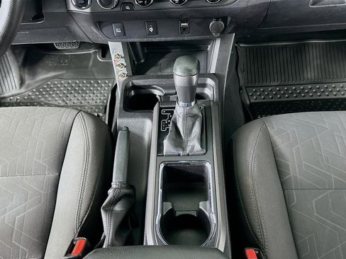 Used 2016 Toyota Tacoma TRD Sport image 36