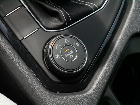 Certified 2025 Volkswagen Taos S AWD/4WD image 29