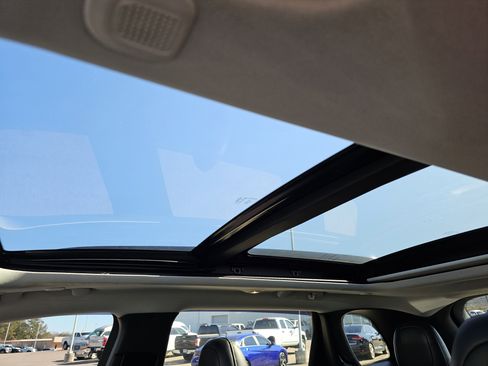 Used 2023 Jeep Cherokee Trailhawk w/ Sun & Sound Group image 19