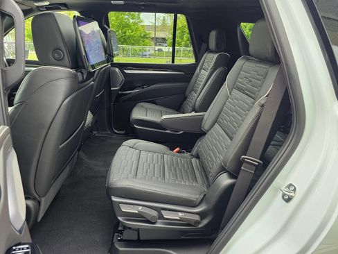 New 2026 Cadillac Escalade Platinum Sport AWD/4WD image 17