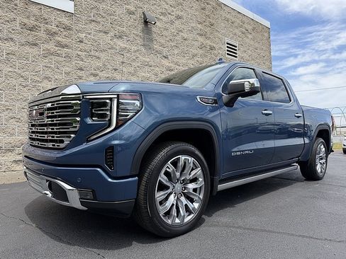 Used 2024 GMC Sierra 1500 Denali w/ Denali Reserve Package AWD/4WD image 4