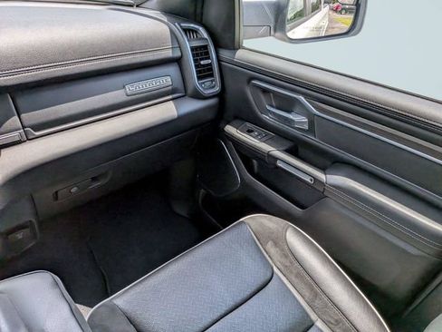 Used 2025 RAM 1500 Laramie AWD/4WD image 16