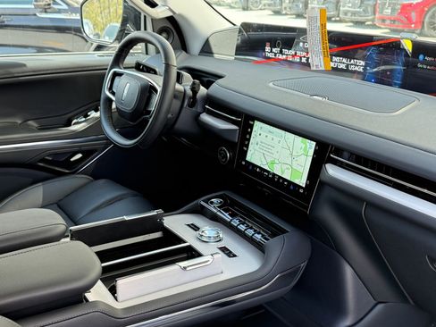 New 2026 Lincoln Navigator L Premier AWD/4WD image 9