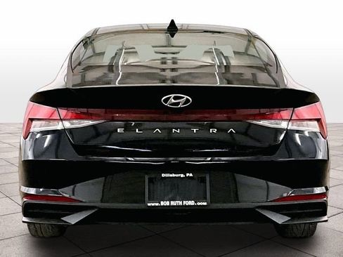 Used 2023 Hyundai Elantra SEL w/ Convenience Package FWD image 4