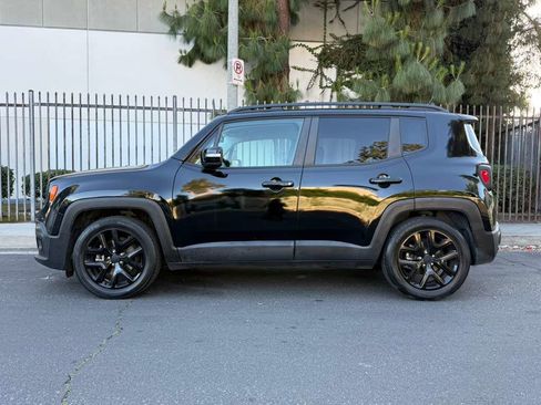 Used 2017 Jeep Renegade Altitude image 10