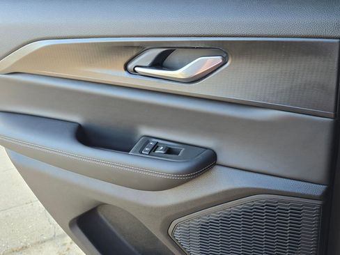 Used 2025 Jeep Grand Cherokee Altitude image 19