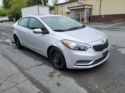 Used 2015 Kia Forte LX FWD image 3