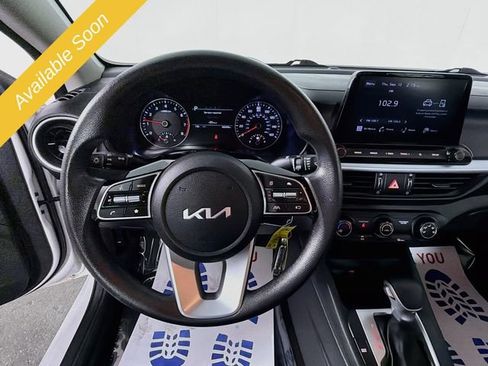 Used 2022 Kia Forte LXS FWD image 11