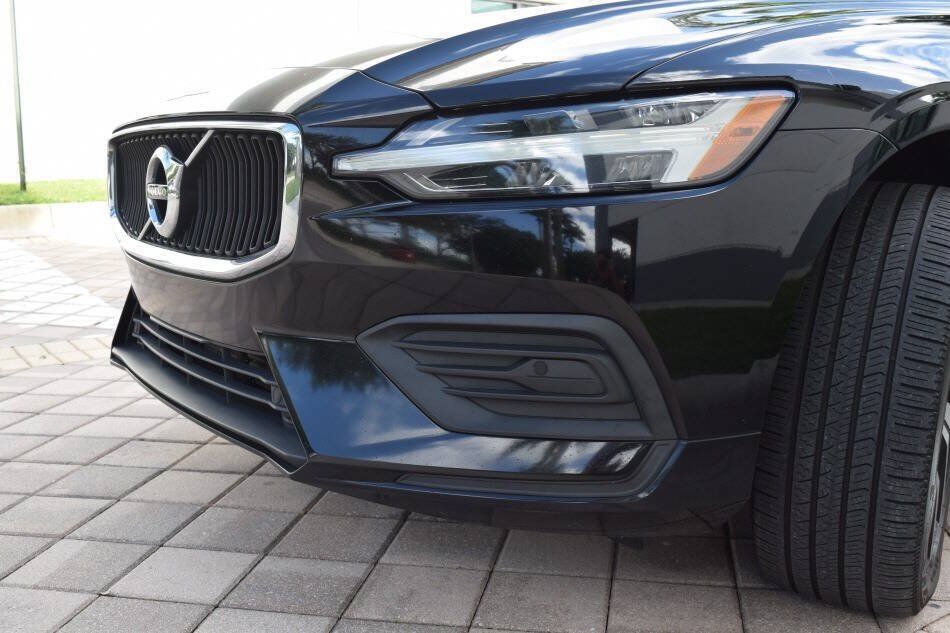 Used 2019 Volvo S60 T5 Momentum w/ Premium Package FWD image 14