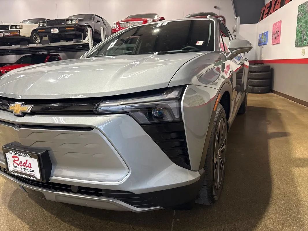 Used 2024 Chevrolet Blazer EV LT AWD/4WD image 54