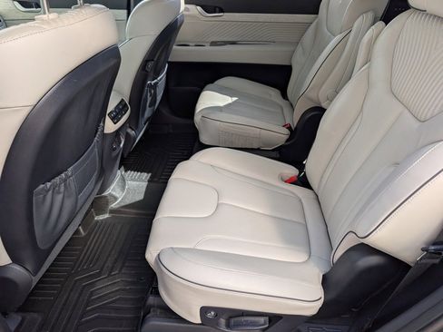 Used 2023 Hyundai Palisade Calligraphy image 32