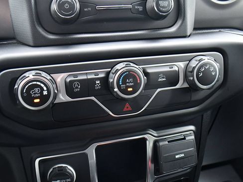 Used 2021 Jeep Wrangler Sport AWD/4WD image 25