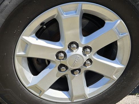 Used 2014 GMC Acadia SLE FWD image 11