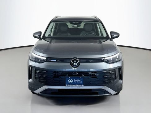 Certified 2025 Volkswagen Tiguan SE AWD/4WD image 6