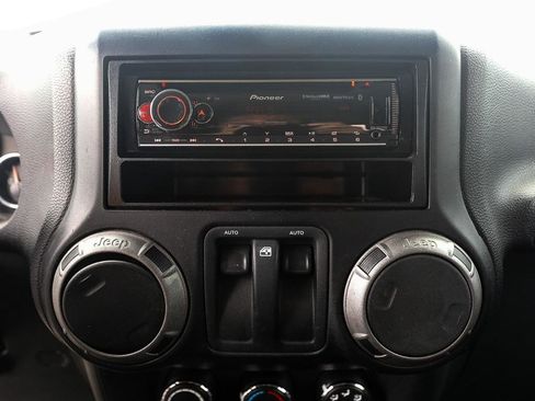Used 2012 Jeep Wrangler Sport AWD/4WD image 17