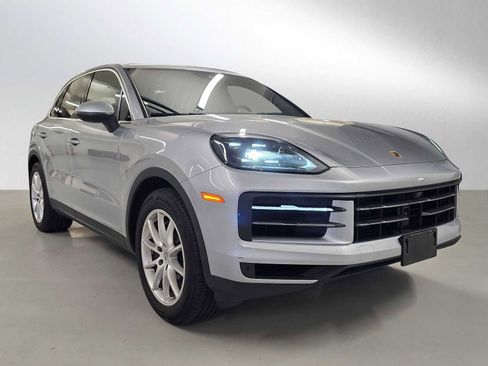 Used 2024 Porsche Cayenne image 7