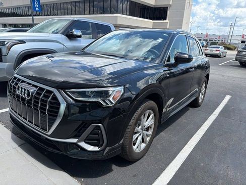 Used 2023 Audi Q3 2.0T Premium Plus w/ Premium Plus Package AWD/4WD image 2
