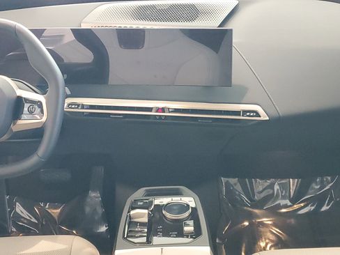 New 2026 BMW iX xDrive45 image 17