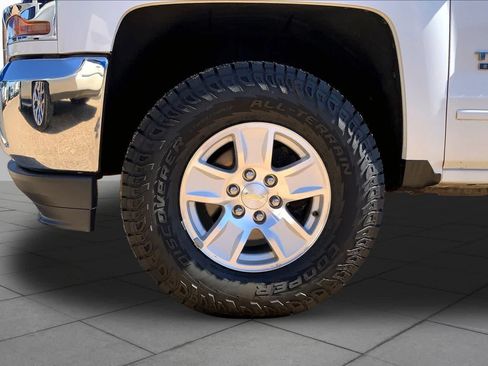 Used 2017 Chevrolet Silverado 1500 LT w/ LT Eassist Package RWD image 11