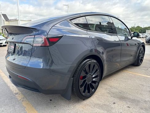 Used 2023 Tesla Model Y Performance AWD/4WD image 4