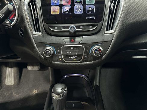 Used 2018 Chevrolet Malibu LT image 21