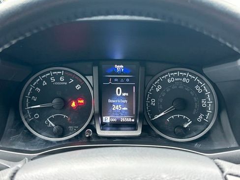 Used 2023 Toyota Tacoma TRD Sport w/ Technology Package AWD/4WD image 18
