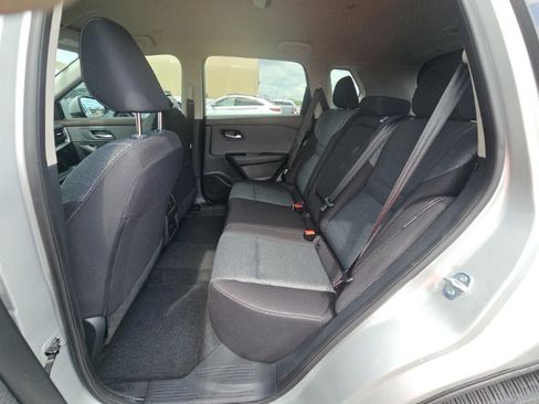 Used 2023 Nissan Rogue SV FWD image 14
