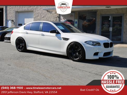 Used 2016 BMW M5 RWD image 1