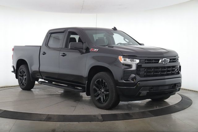 Used 2024 Chevrolet Silverado 1500 RST w/ Z71 Off-Road Package AWD/4WD image 2