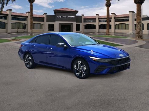Used 2025 Hyundai Elantra Sport FWD image 2