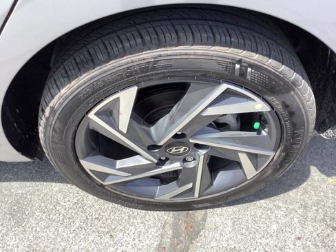 Used 2025 Hyundai Elantra Sport FWD image 22