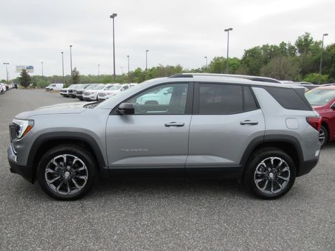 Used 2025 GMC Terrain Elevation w/ Elevation Premium Package AWD/4WD image 4