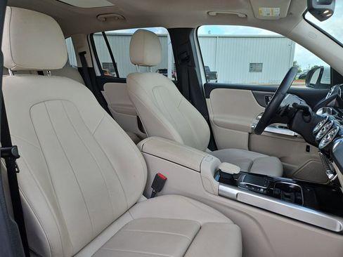 Used 2021 Mercedes-Benz GLB 250 4MATIC image 20