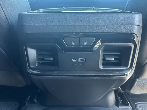 Used 2023 GMC Sierra 1500 AT4 w/ AT4 Premium Package AWD/4WD image 12