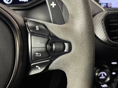Used 2022 Aston Martin V8 Vantage Coupe RWD image 19
